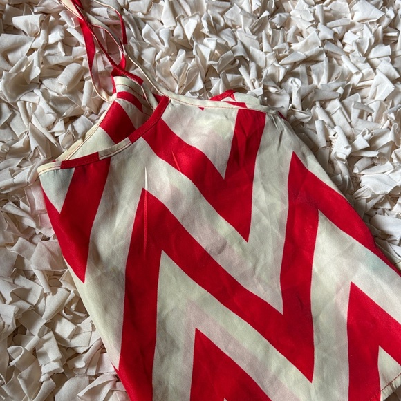 Chevron Patterned Red and White Women's Top - Picture 4 of 4